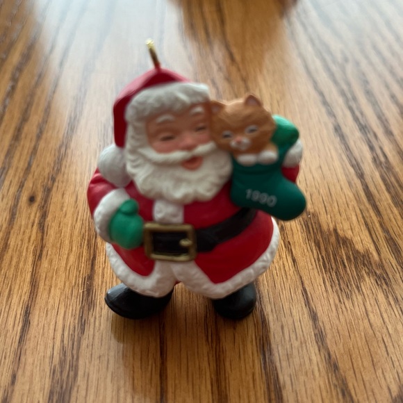 Bundle of 10 vintage Hallmark Keepsake Santa ornaments. - Picture 3 of 11